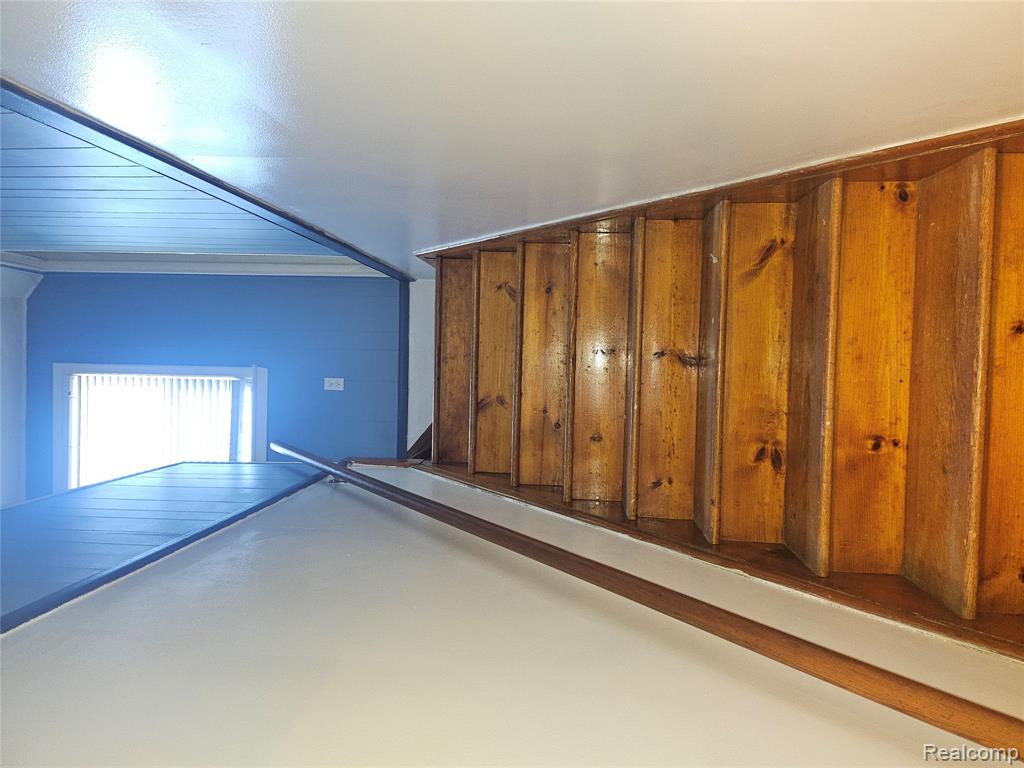 20296 Damman Street Property Photo 5