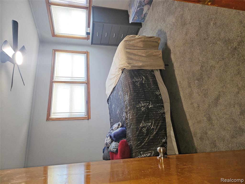 20296 Damman Street Property Photo 6