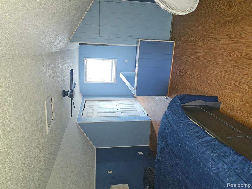 20296 Damman Street Property Photo 9