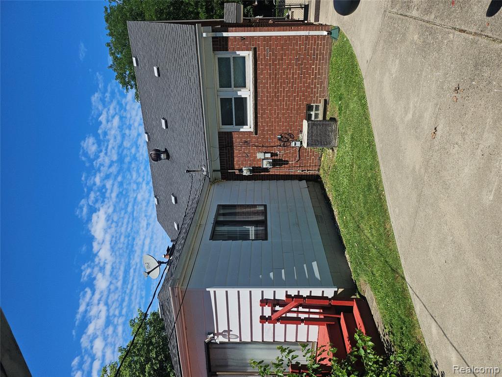 20296 Damman Street Property Photo 22