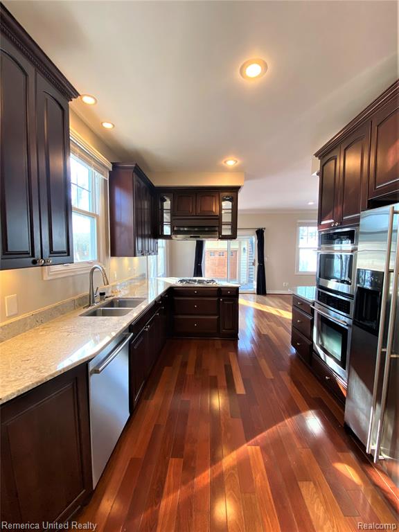 916 Ruffner Avenue Property Photo 4