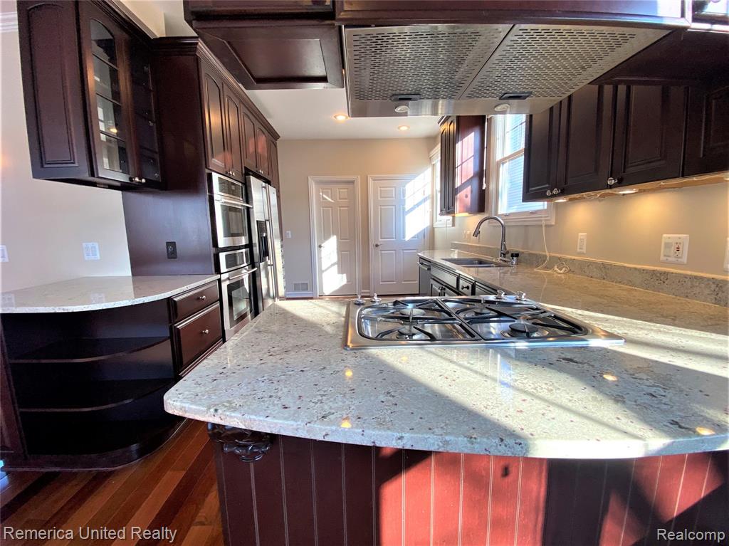 916 Ruffner Avenue Property Photo 6