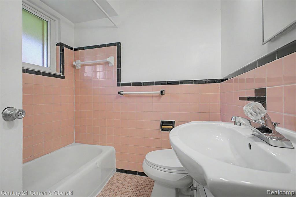 4222 Drouillard Street Property Photo 14