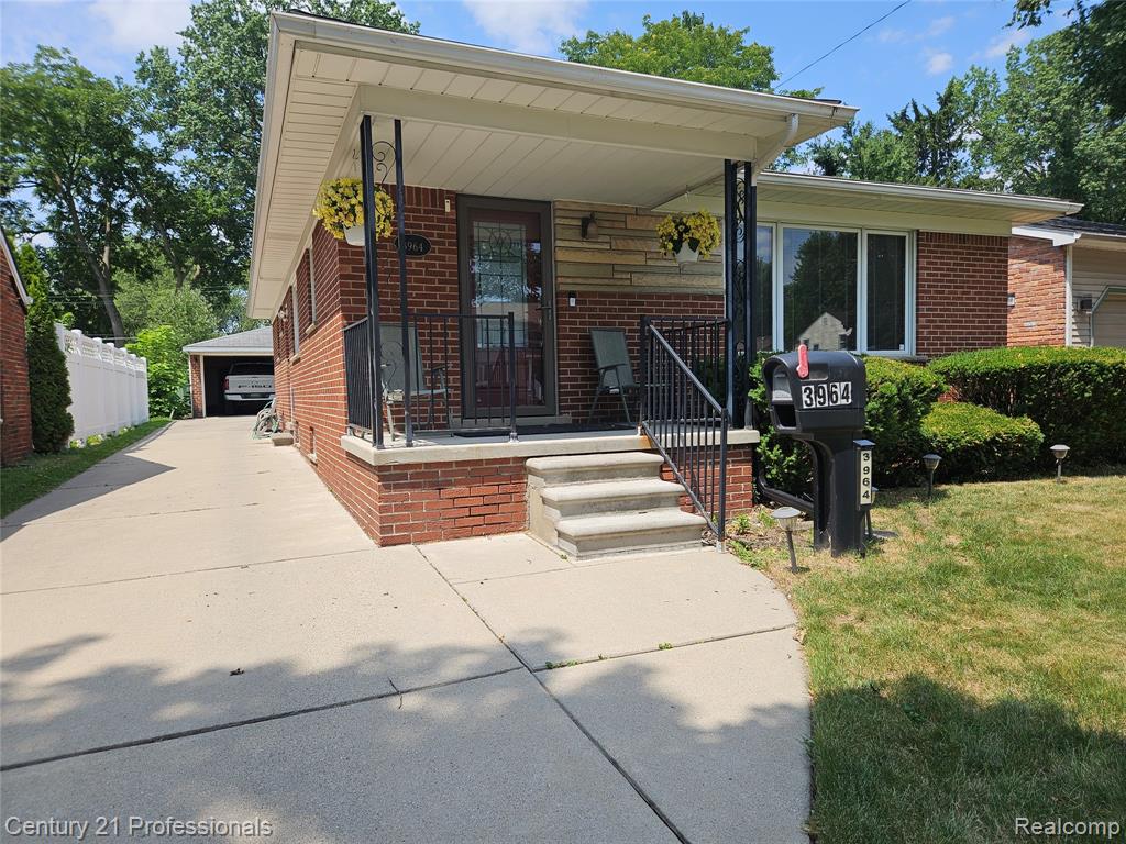 3964 Grindley Park Street Property Photo 1
