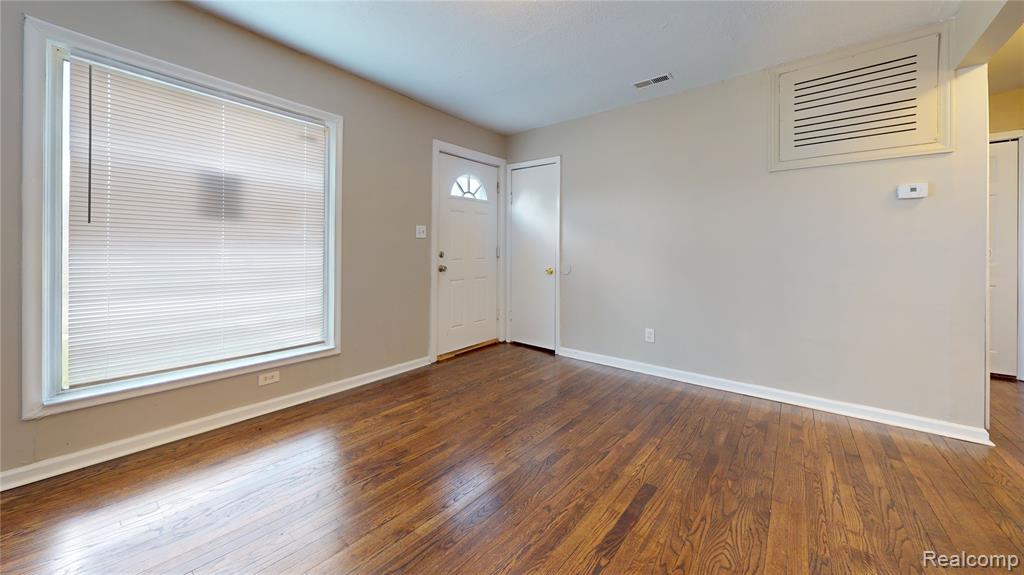 11076 Hudson Avenue Property Photo 9
