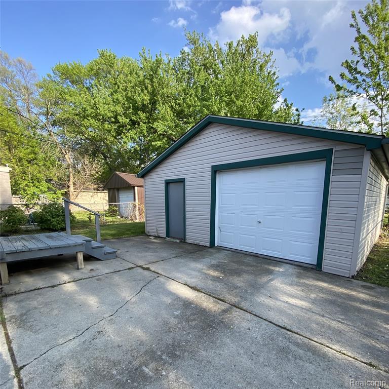 11076 Hudson Avenue Property Photo 14