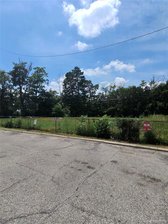 25301 Five Mile Rd Property Photo 17