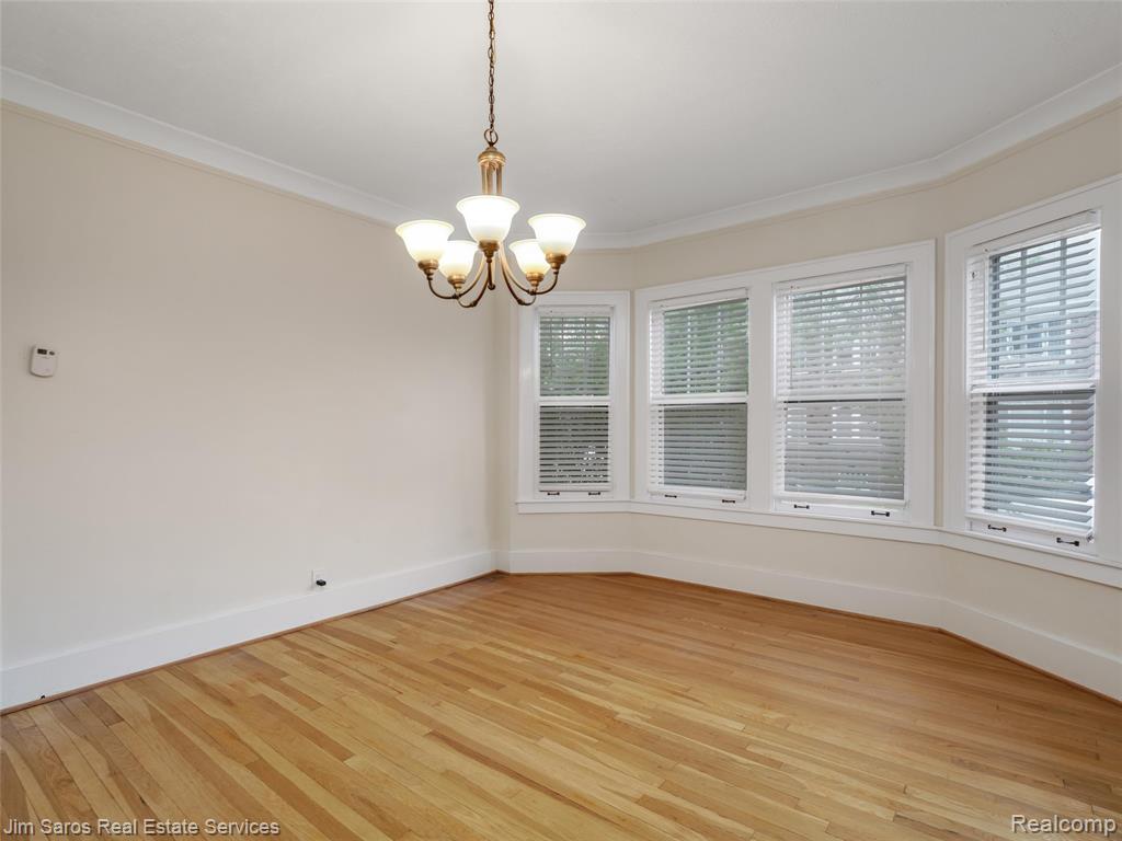 1102 Beaconsfield Avenue Property Photo 9
