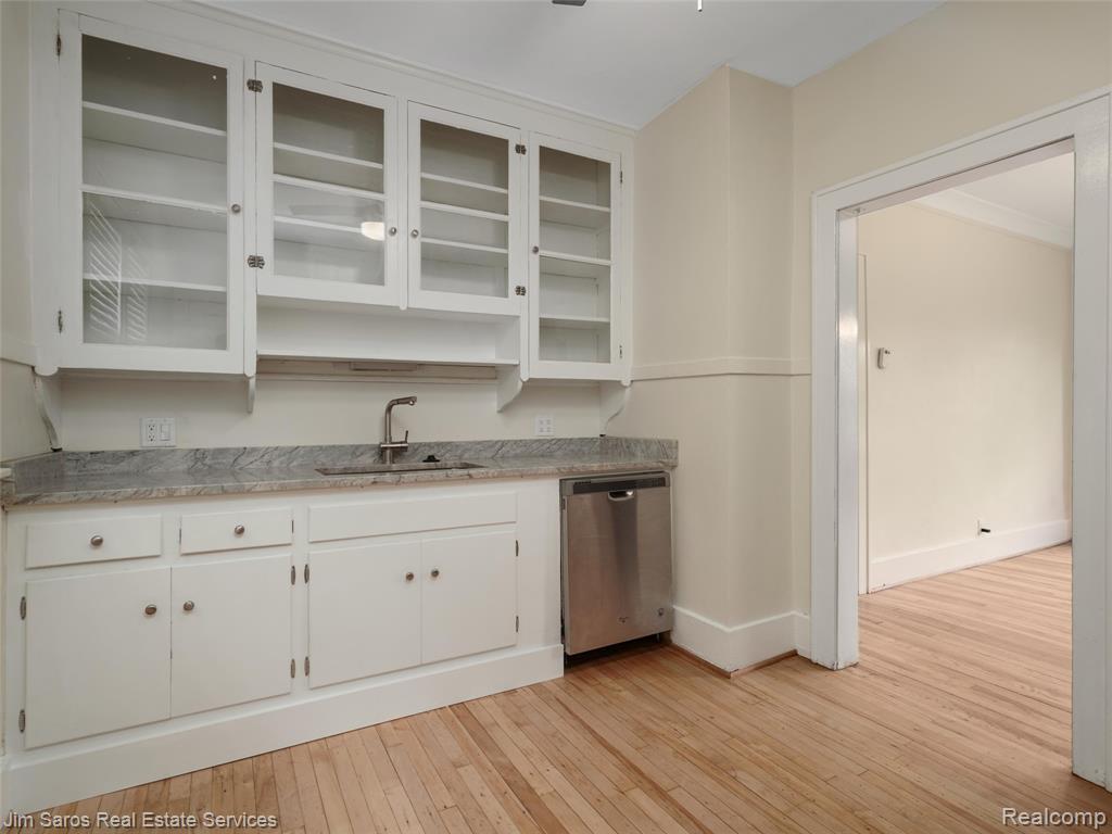 1102 Beaconsfield Avenue Property Photo 11