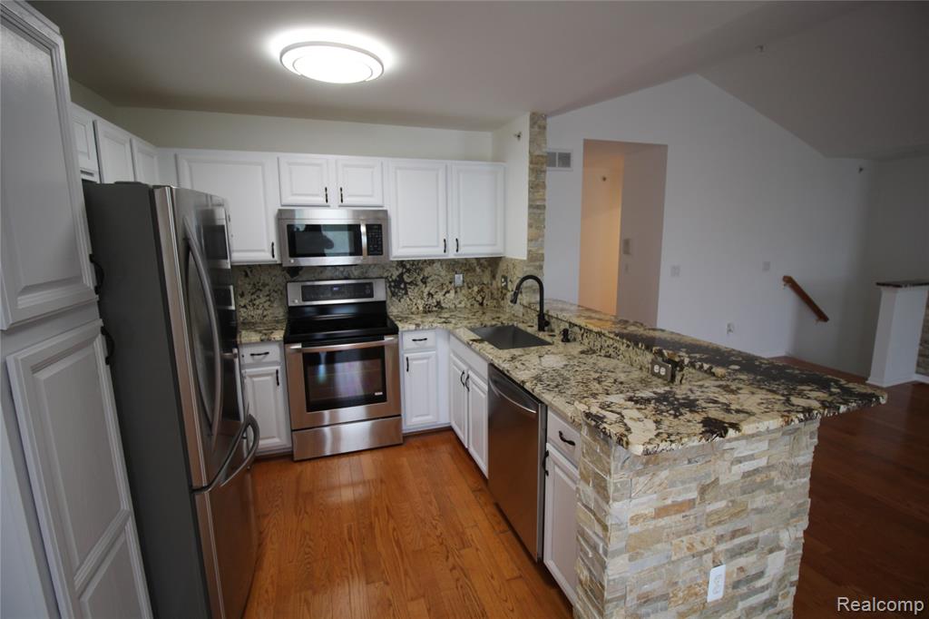 2224 Leighton Drive Property Photo 3