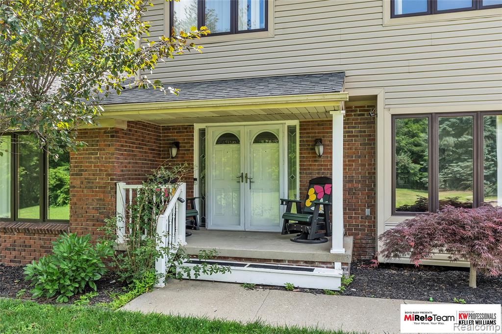 9844 Pine Knob Road Property Photo 3