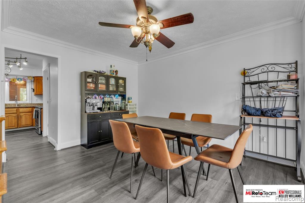 9844 Pine Knob Road Property Photo 6