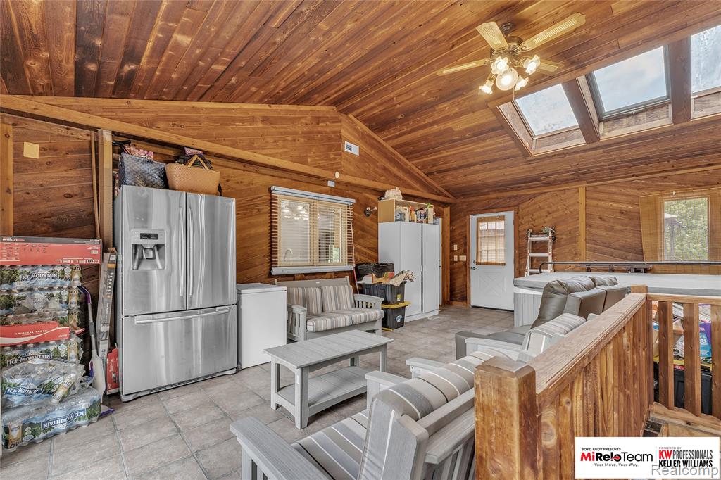 9844 Pine Knob Road Property Photo 15