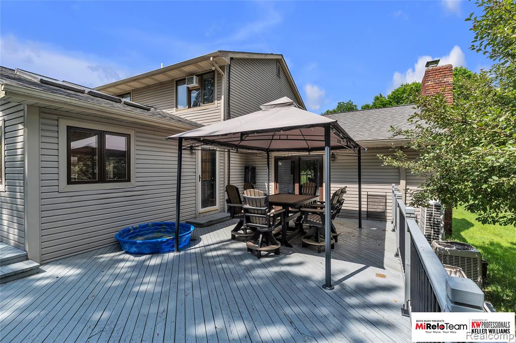 9844 Pine Knob Road Property Photo 32
