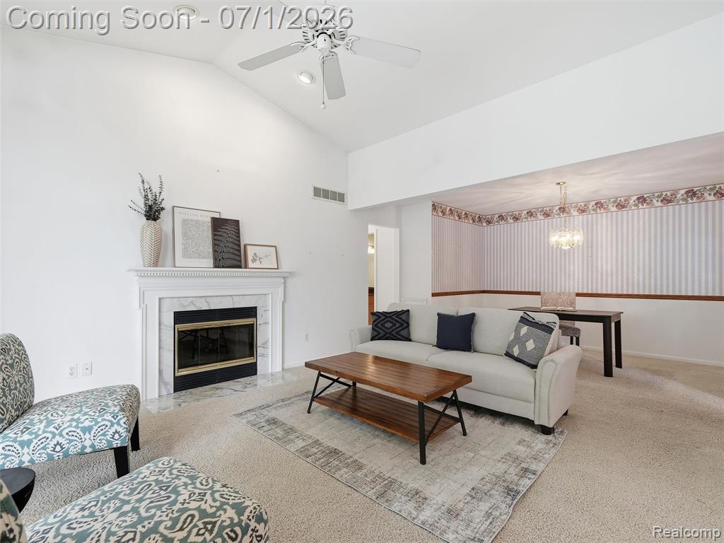 13331 Whittier Property Photo 6