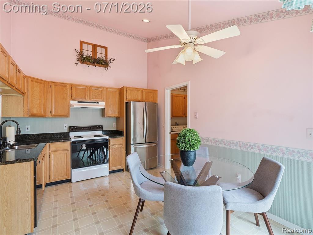 13331 Whittier Property Photo 13