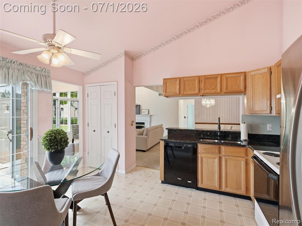13331 Whittier Property Photo 15