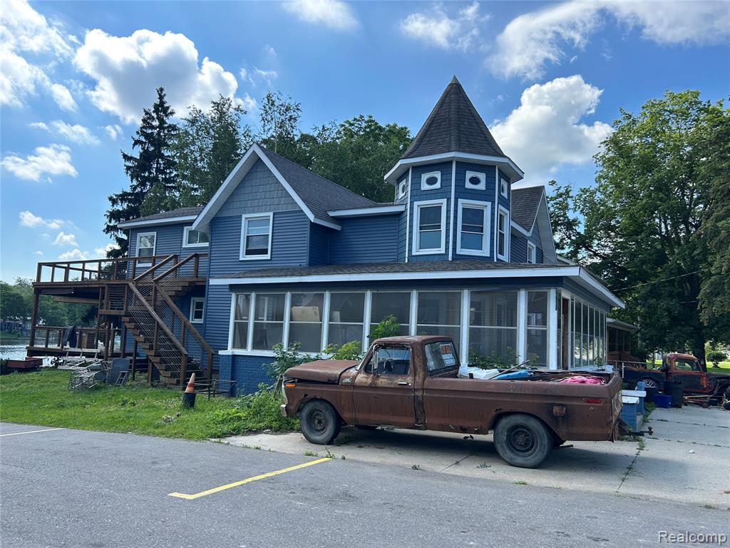 16185 Seymour Road Property Photo 3