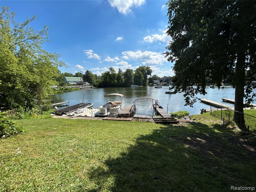 16185 Seymour Road Property Photo 4