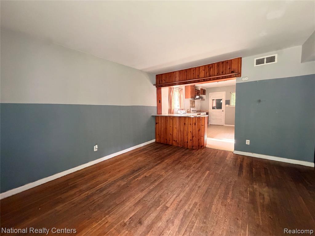 37 E Brooklyn Avenue Property Photo 8