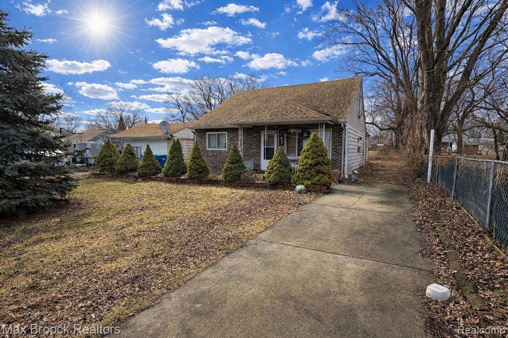 23340 Cunningham Avenue Property Photo 2