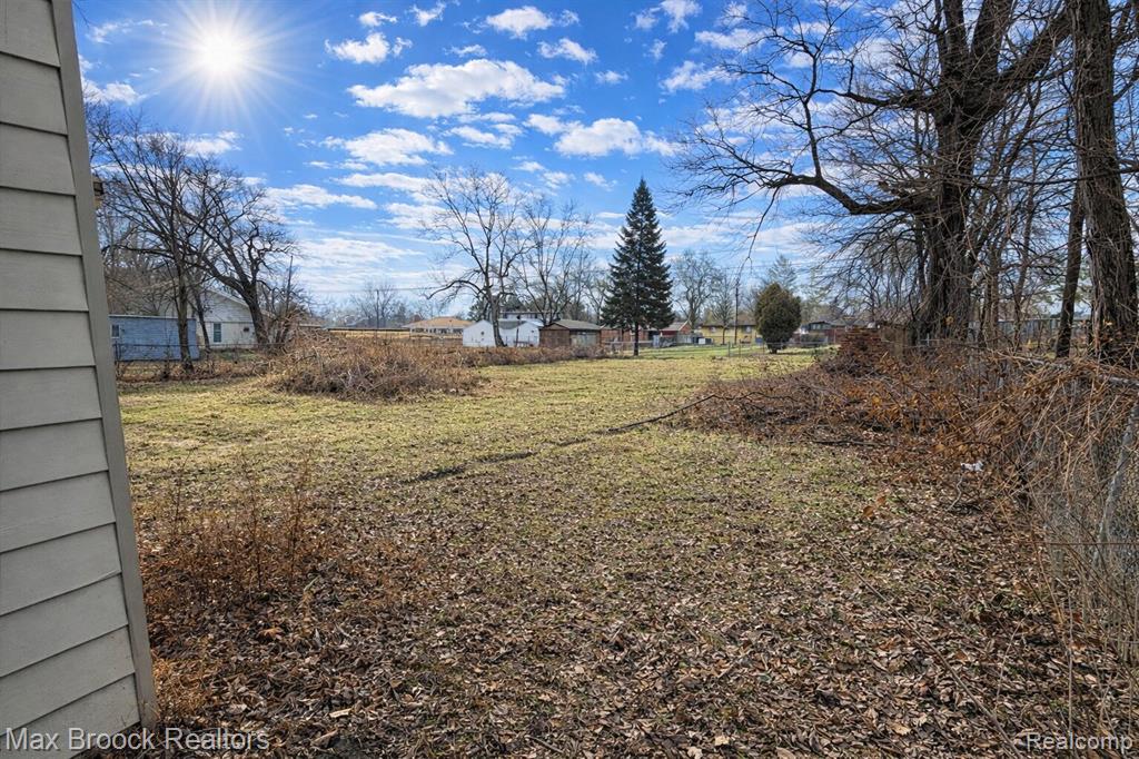 23340 Cunningham Avenue Property Photo 4