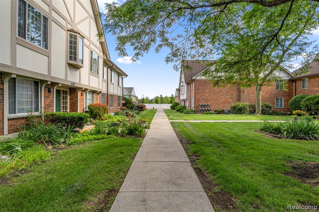 30220 Southfield Road Property Photo 6