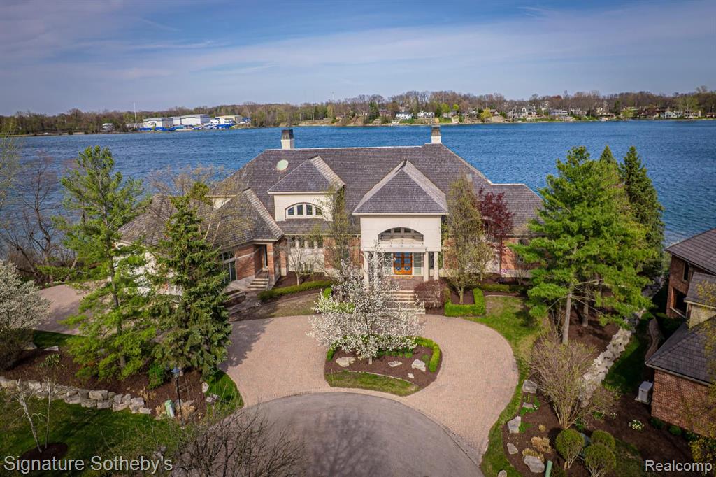 82 Chateaux Du Lac Property Photo 2