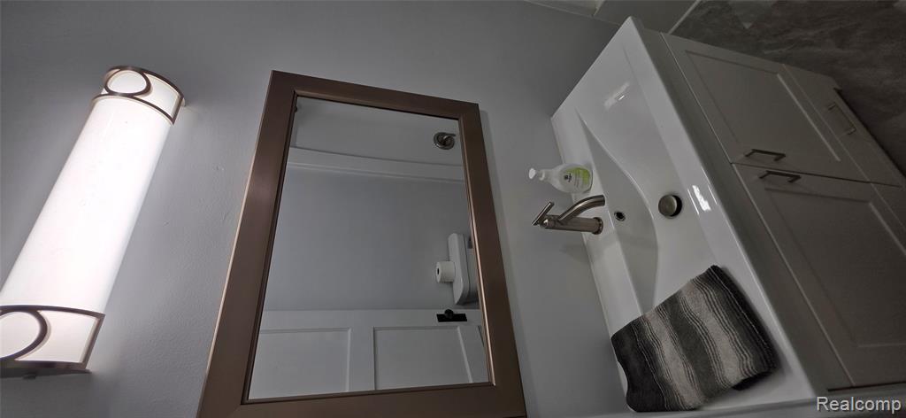 9205 Neff Road Property Photo 15