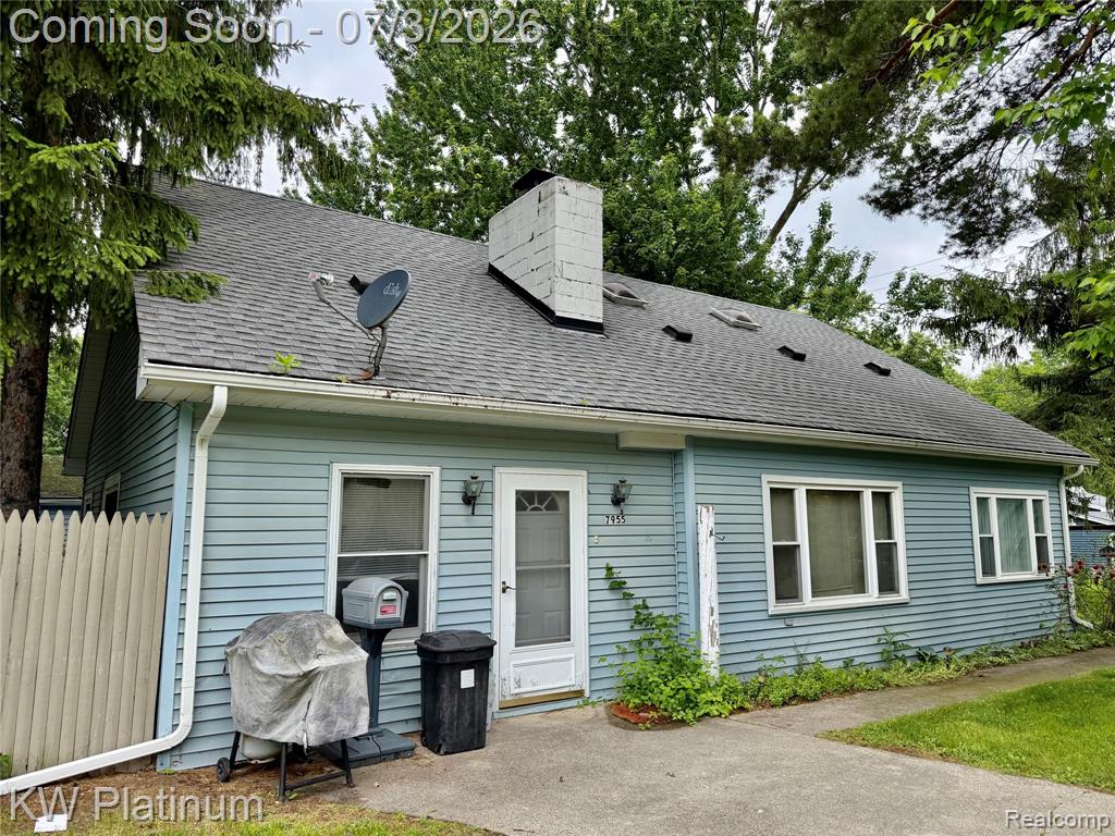 7955 Lakeshore Road Property Photo 1