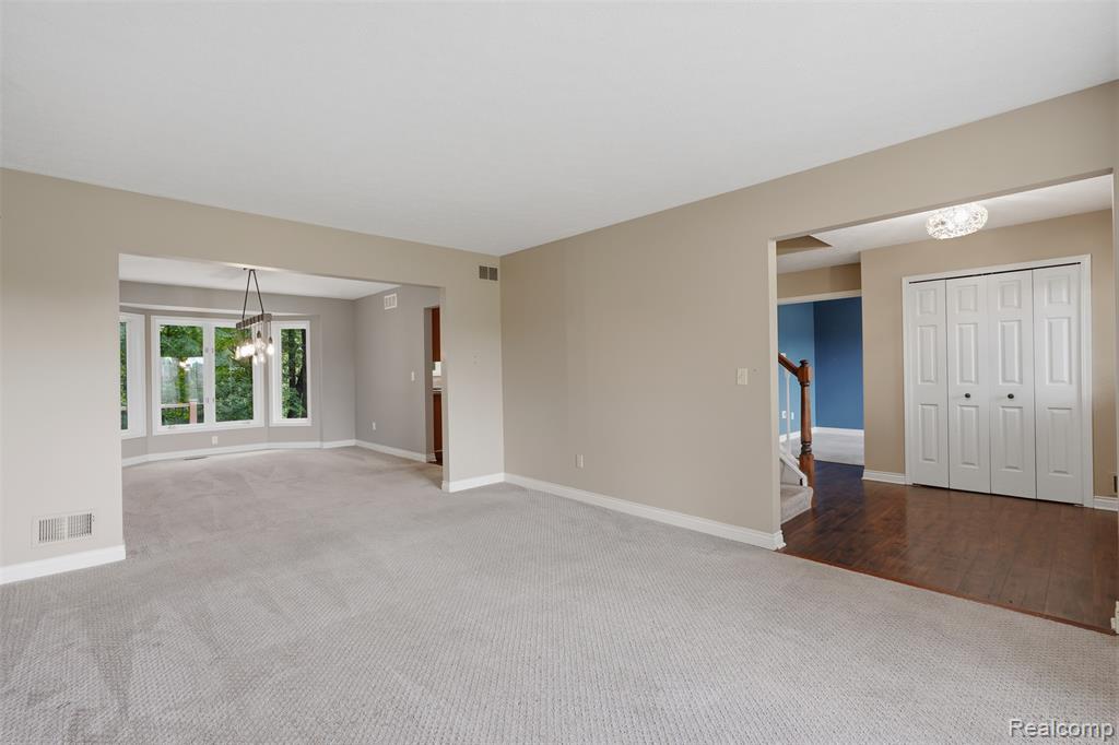 5336 Urbana Drive Property Photo 6