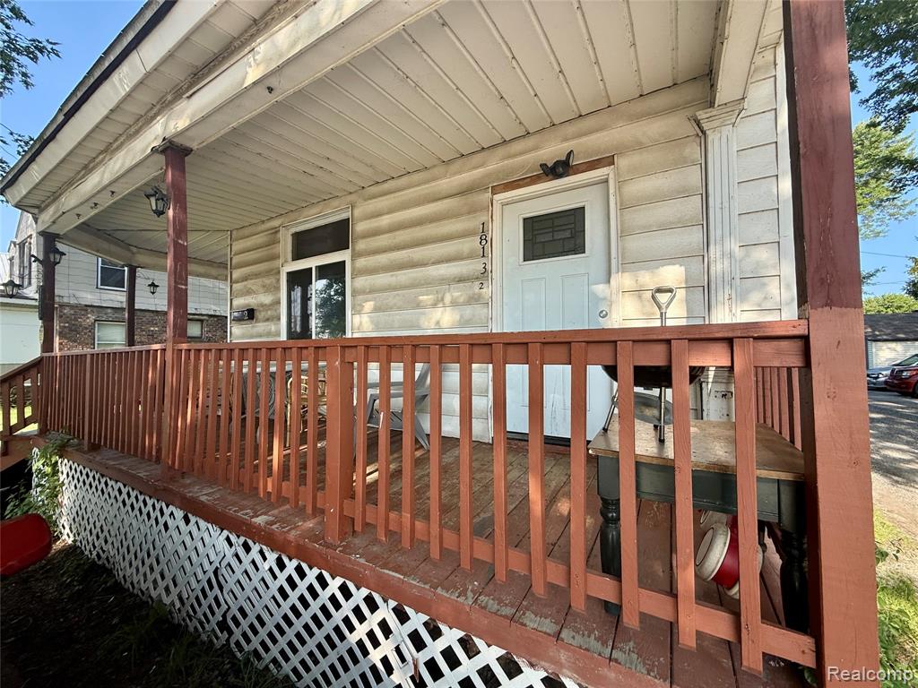 1813 10th Avenue Property Photo 9