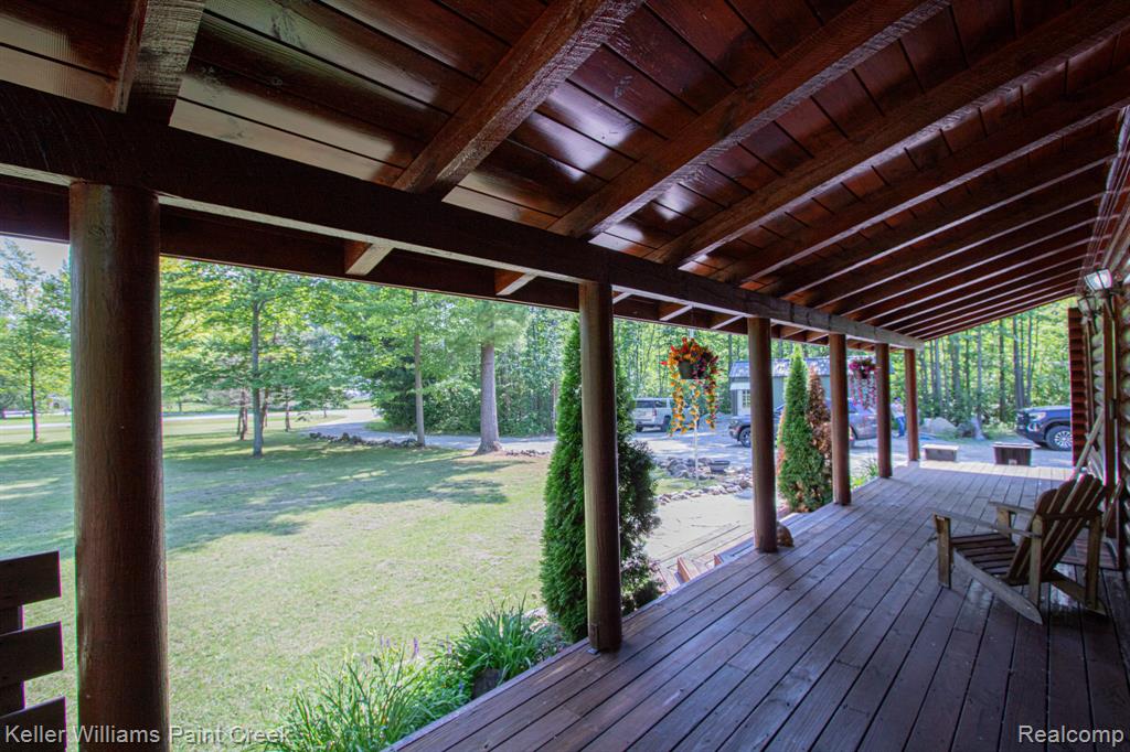 5104 Ravenswood Road Property Photo 9