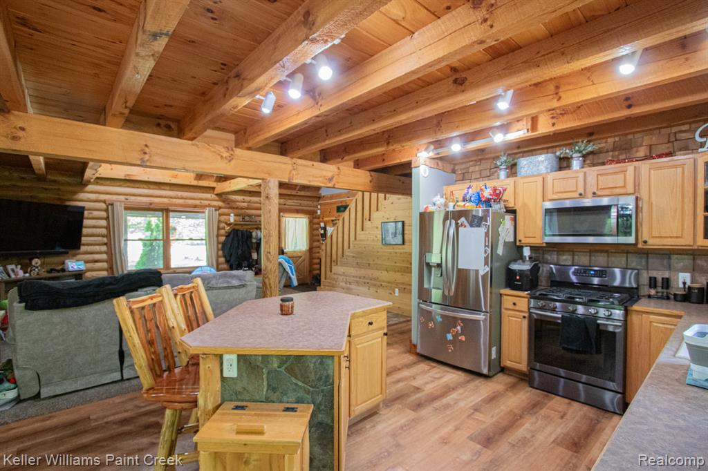 5104 Ravenswood Road Property Photo 15