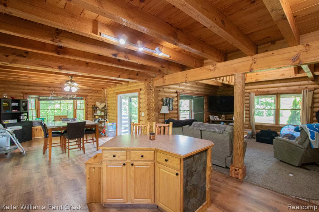 5104 Ravenswood Road Property Photo 16