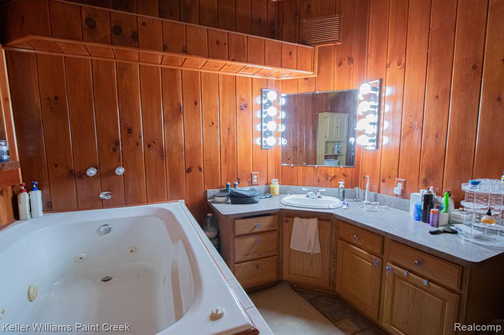 5104 Ravenswood Road Property Photo 23