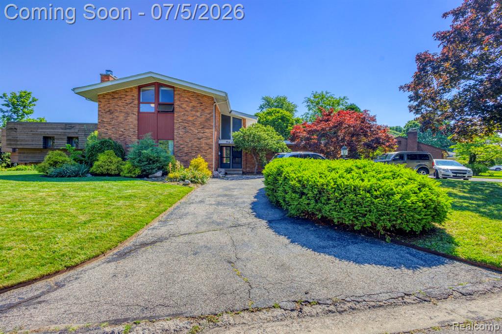 46 W Breitmeyer Place