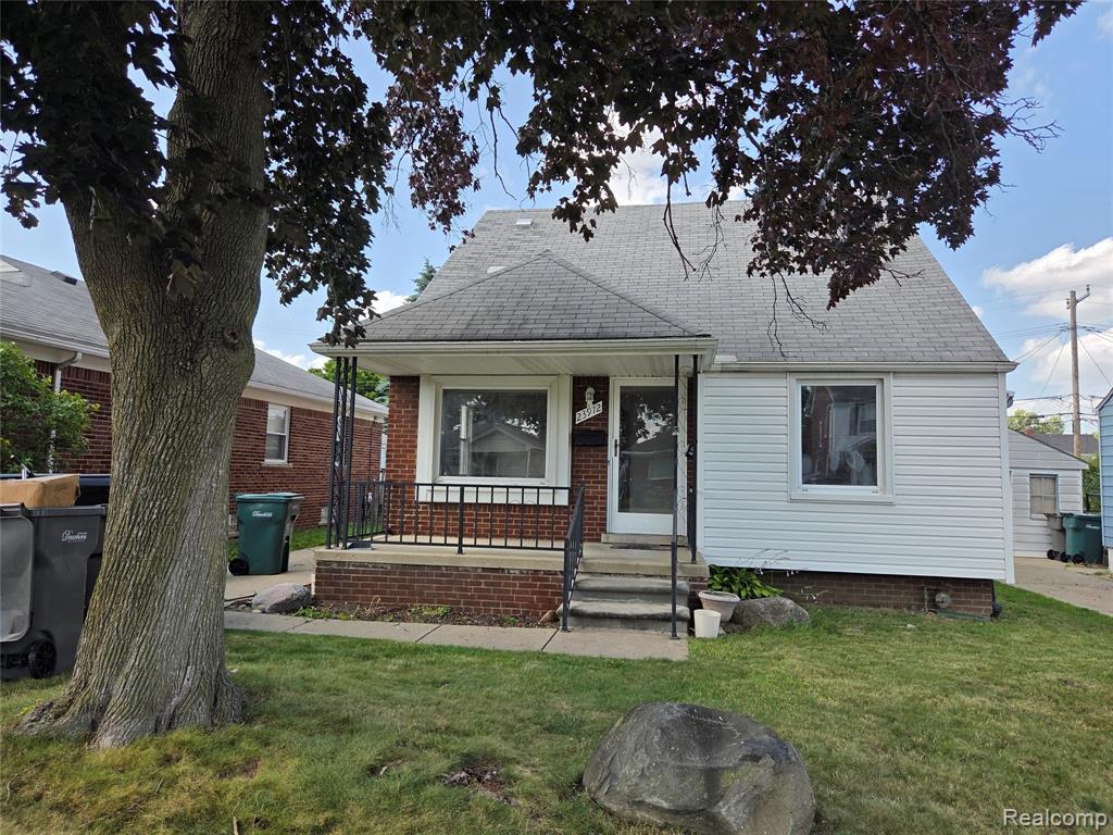 23912 Hollander Street Property Photo 1