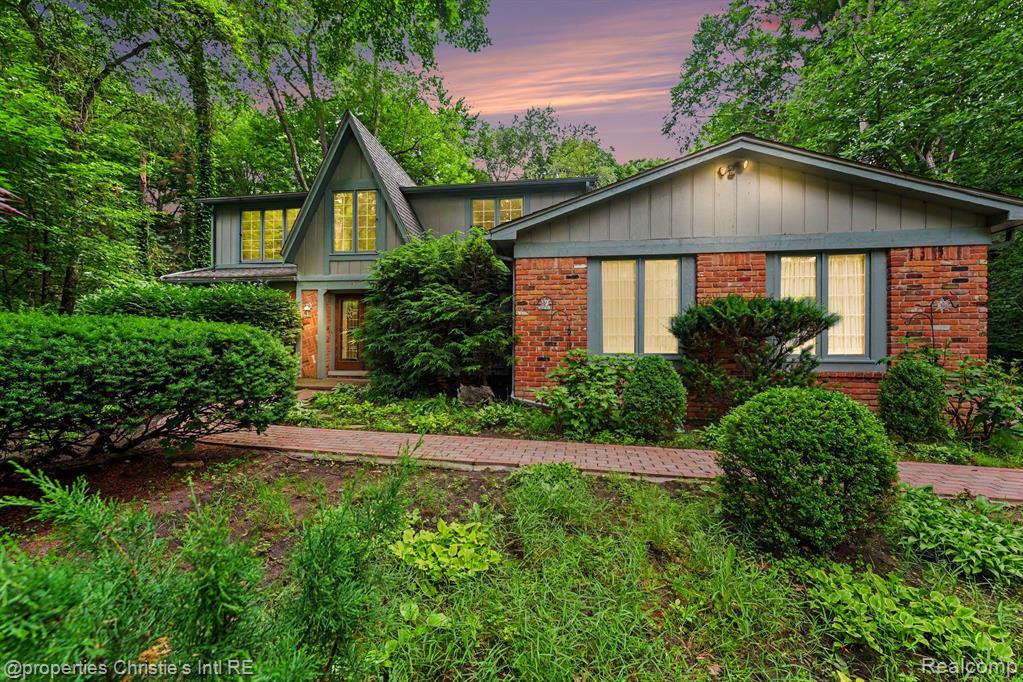 393 Eckford Circle
