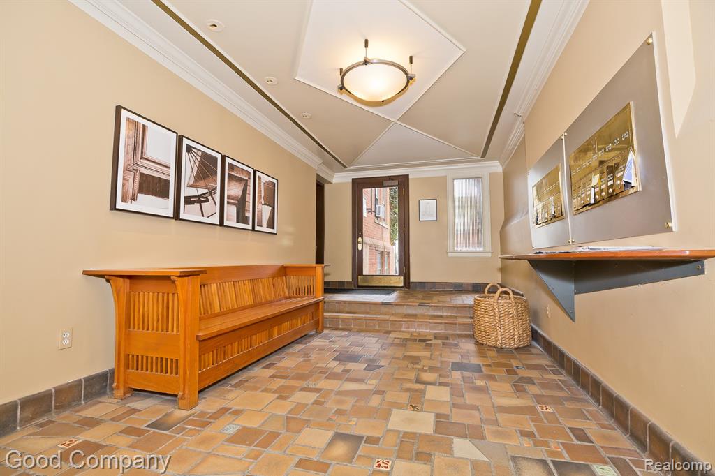 327 Southfield Road Property Photo 5