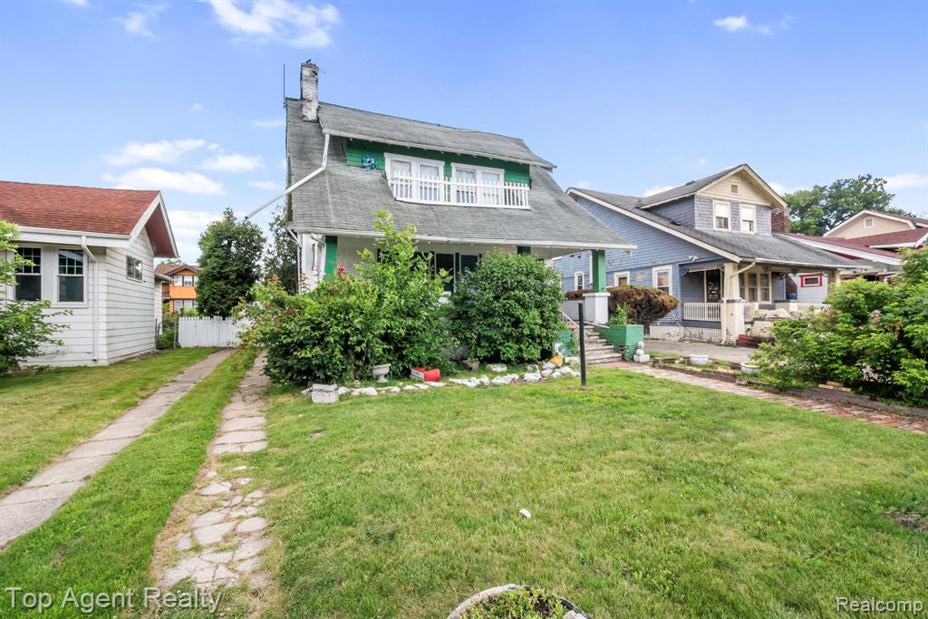 195 Eason Street Property Photo 32