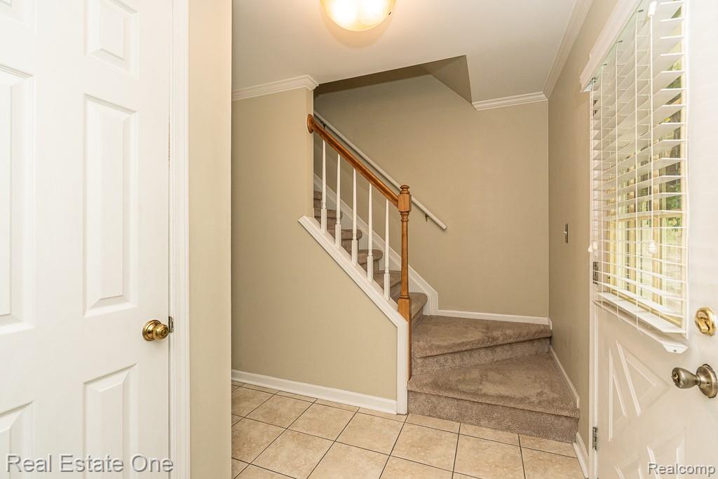 606 Whitney Drive Property Photo 3