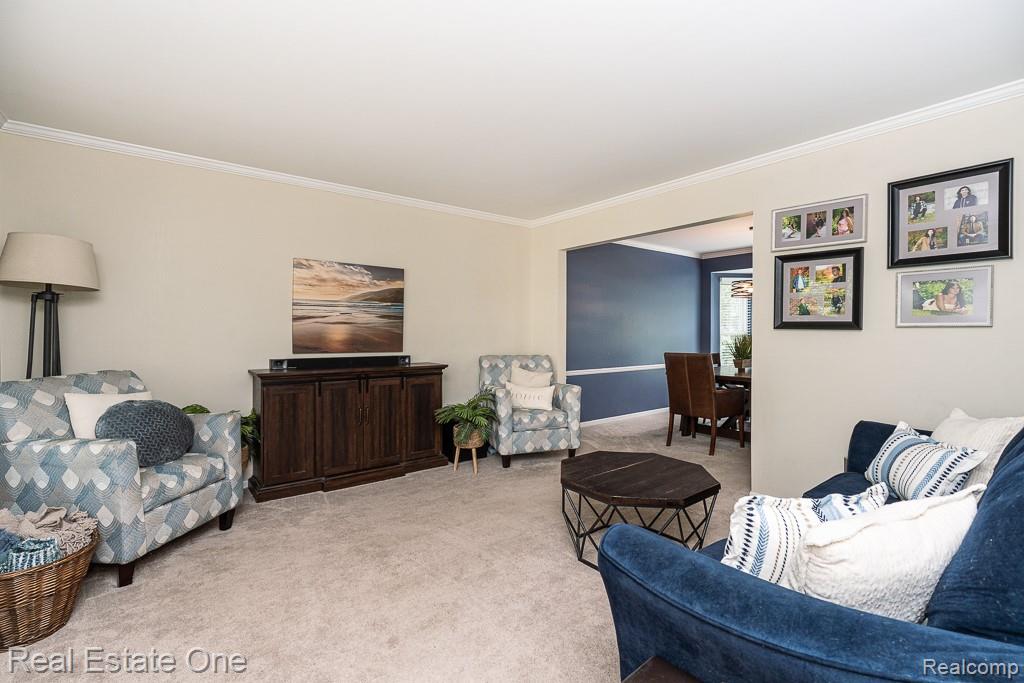 606 Whitney Drive Property Photo 4
