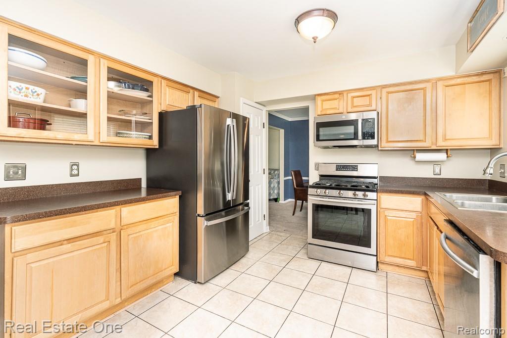 606 Whitney Drive Property Photo 11