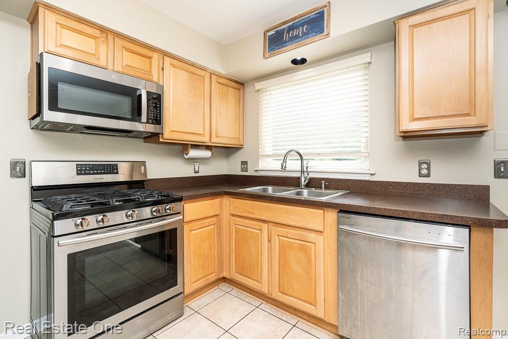 606 Whitney Drive Property Photo 13