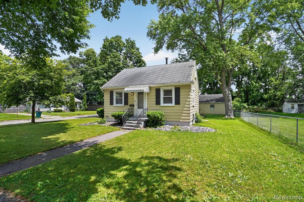 3901 Lowcroft Avenue Property Photo 1