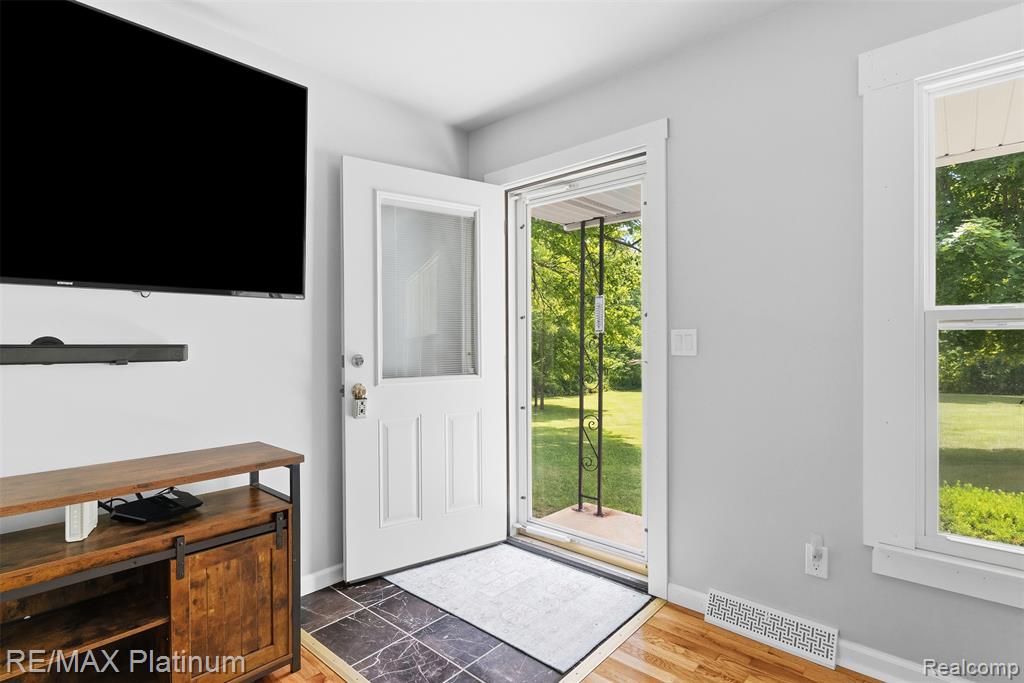 8370 W Rolston Road Property Photo 5