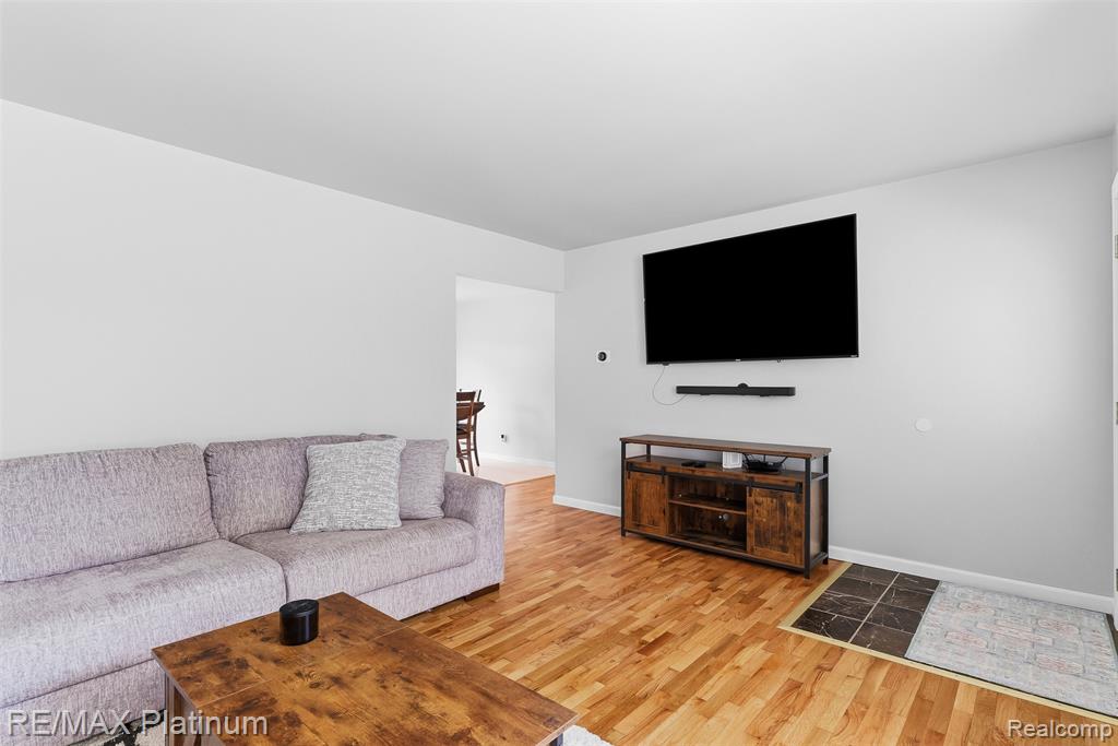 8370 W Rolston Road Property Photo 8