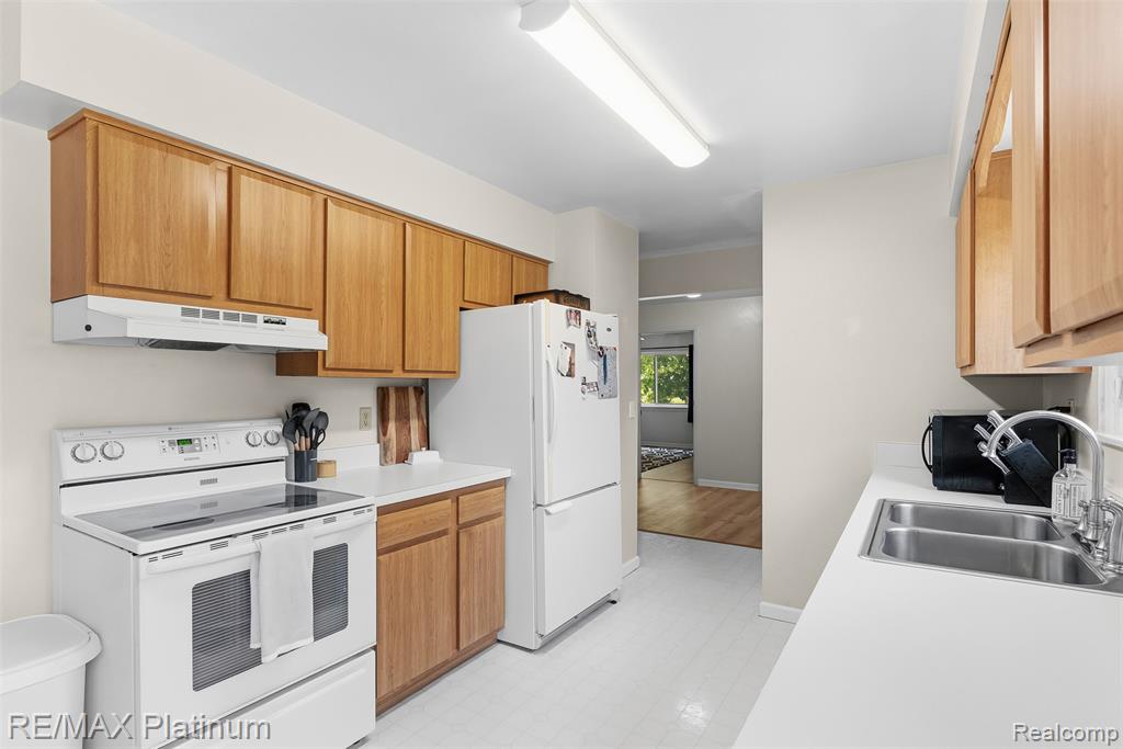 8370 W Rolston Road Property Photo 12