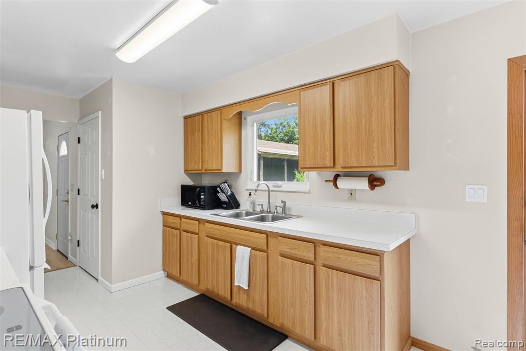8370 W Rolston Road Property Photo 13